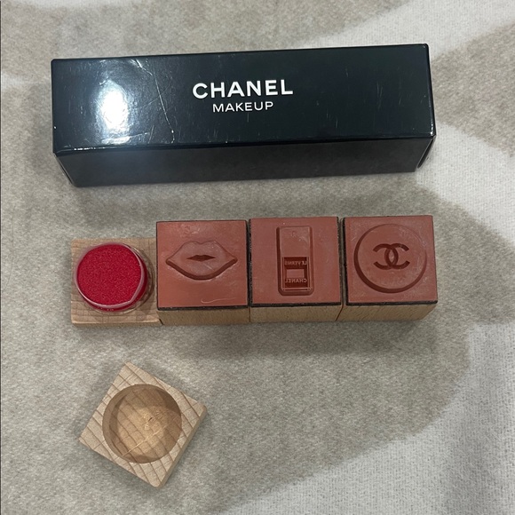 CHANEL Makeup Stamp Lipstick Set - Black and Natural Wood - Picture 2 of 2